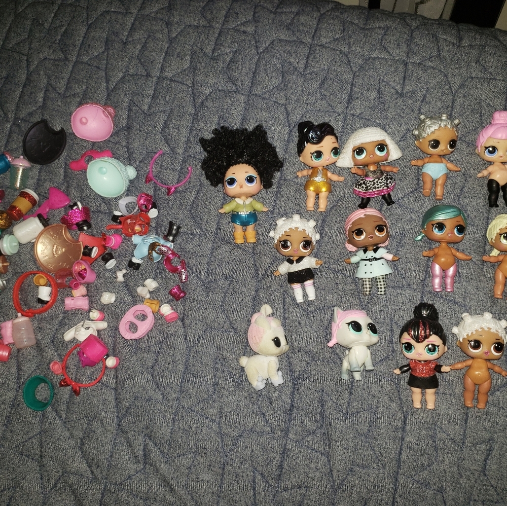 Lot of LOLS dolls